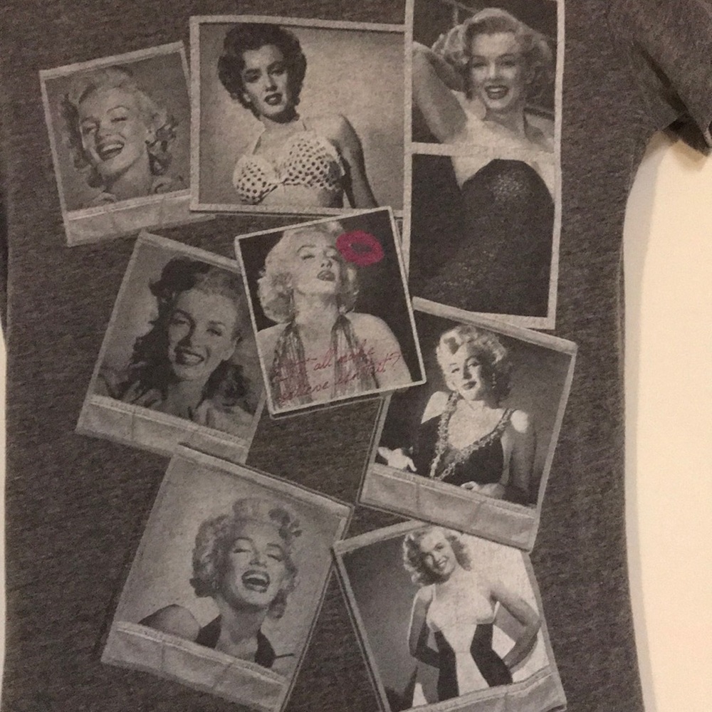 New Marilyn Monroe tee size medium
